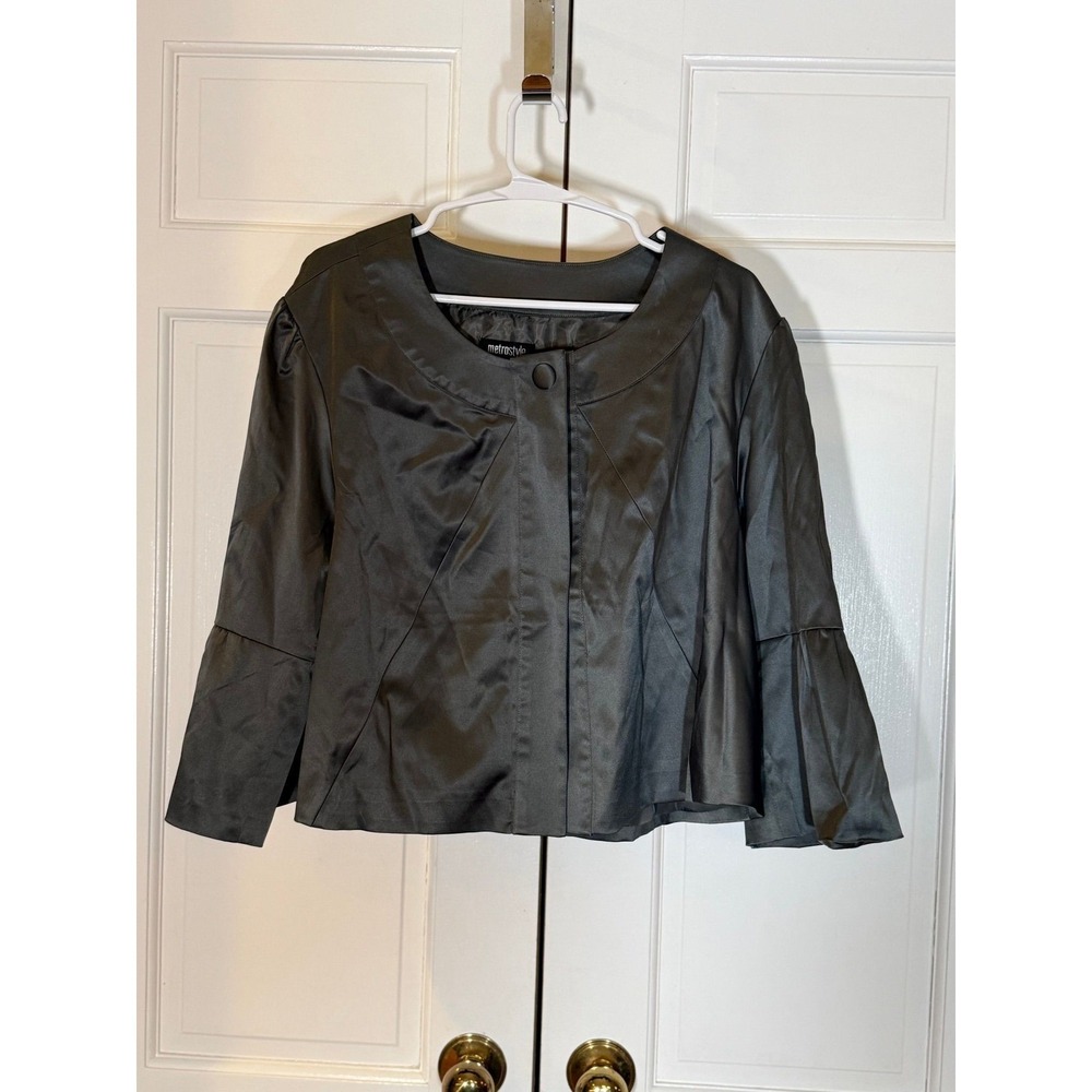 Metrostyle Gray Satin Feel 3/4 Bell Sleeve Lined Bolero Jacket - Size 20